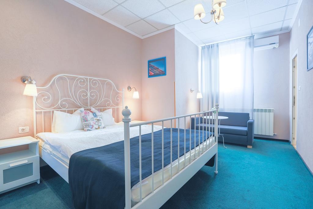 Artmotel & Bistro Haţeg Quarto foto